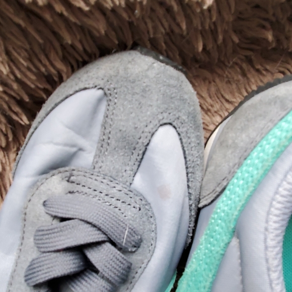 Puma athletic shoes - Picture 3 of 3